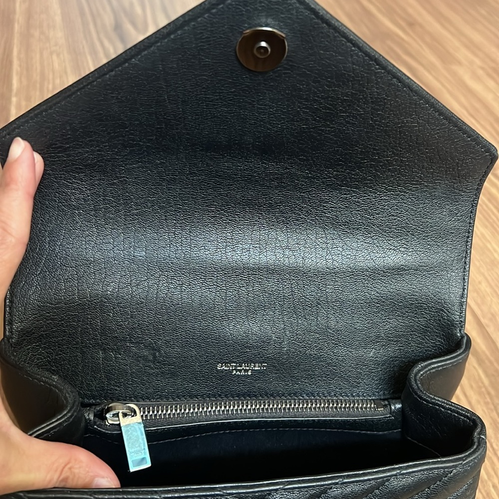 A113- 💯% authentic YSL College medium bag - Picture 10 of 17